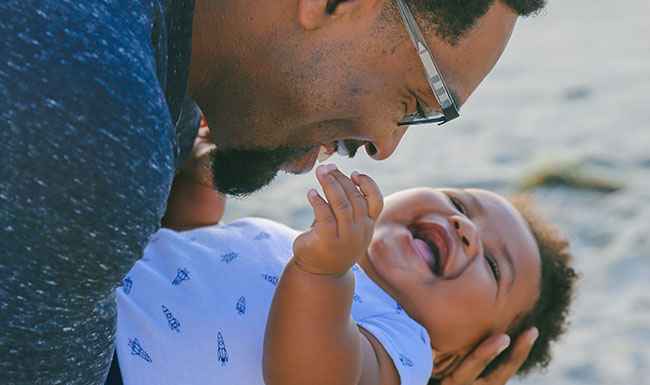 7 Möglichkeiten zum Feiern zum ersten Mal Väter an diesem Vatertag