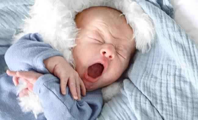 Non impazzire 7 modi per superare la notte con un neonato se il tuo partner è via