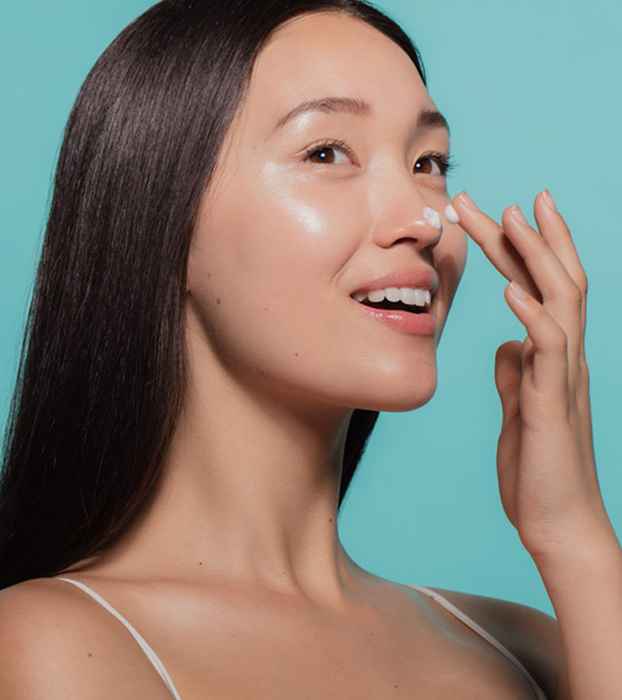 15 mejores humectantes de la cara con SPF para piel propensa a acné - selecciones superiores